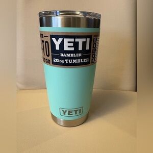 NEW YETI Rambler 20 oz Tumbler in Seafoam